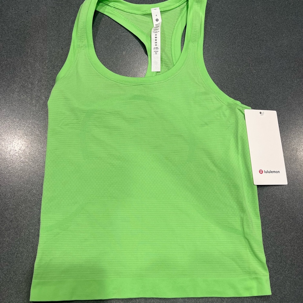 Nwt Lululemon swiftly racerback tank top - race length. Size 4 Scream green